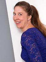 Valentine strips off her sexy blue dress